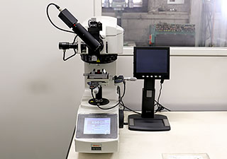Micro Vickers (hardness tester)